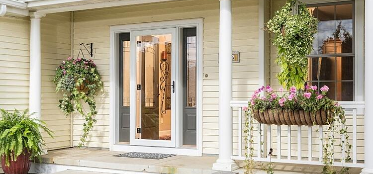 screen door installation in Pedley